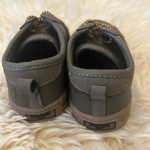 2/$28 OshKosh B’Gosh Brown Slip-On Canvas Shoes with Fake Laces Toddler Size 9 - Picture 4 of 6